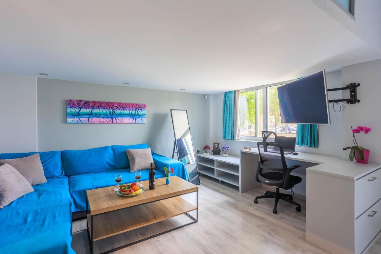 Electra Modern Apartment With Cozy Garden كاندية المظهر الخارجي الصورة